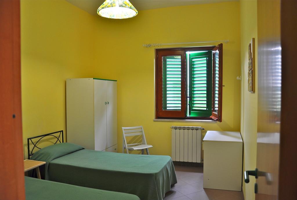 Seafront Apartments Garden House تاورمينا الغرفة الصورة